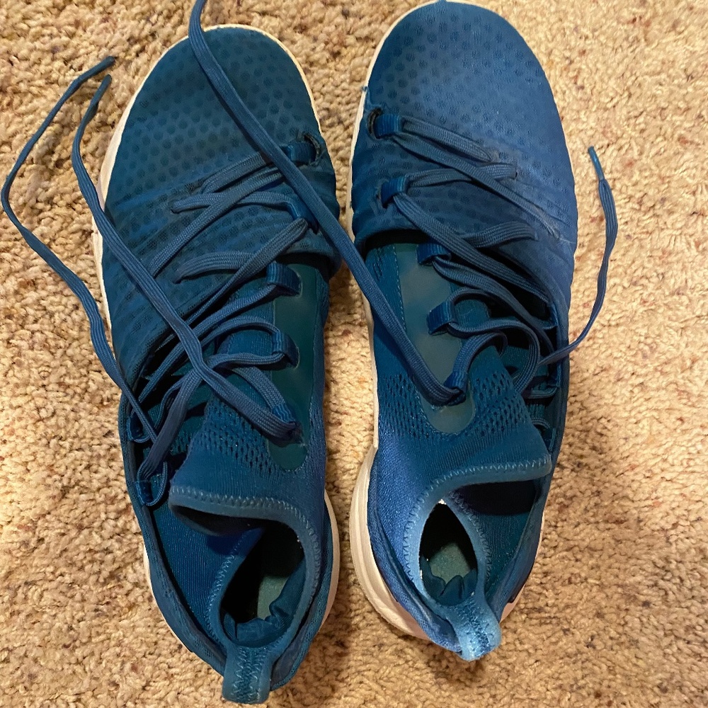 under Armour boys shoes